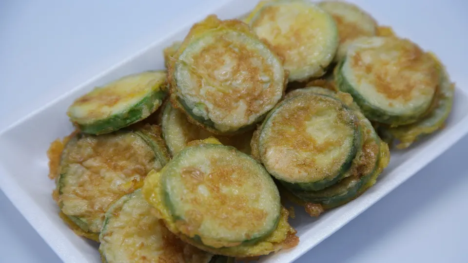 Air Fryer Zucchini Recipe - Healthy & Delicious with Gaelic!