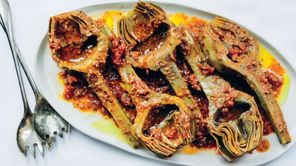 Braised Artichokes with Tomatoes and Mint Recipe | Epicurious