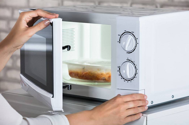 How Does A Microwave Oven Work - Complete Guide to Use It in 2023
