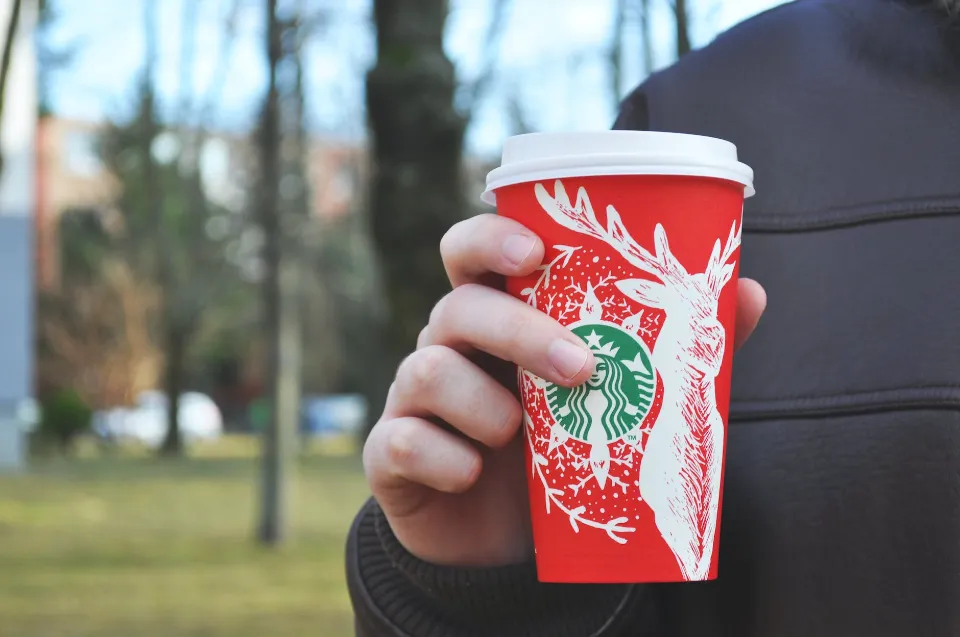 Can You Microwave Starbucks Paper Cups - Is It Dangerous?