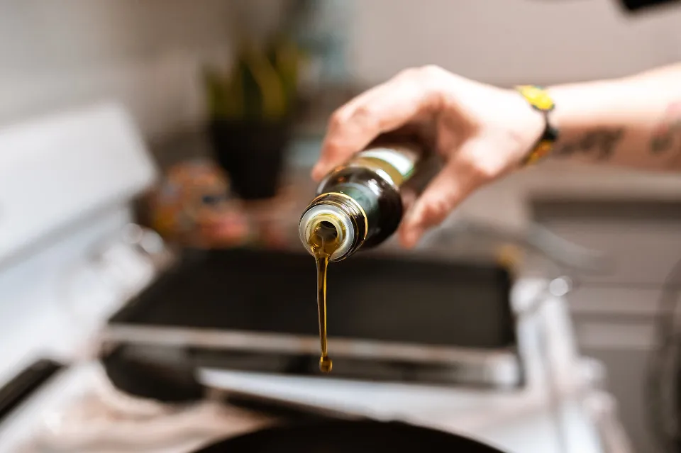 Can You Put Olive Oil In An Air Fryer - Is It Safe to Use?