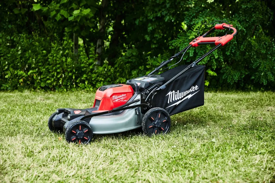 Milwaukee M18 Cordless Mower Review 2023 - Is It Worth It?
