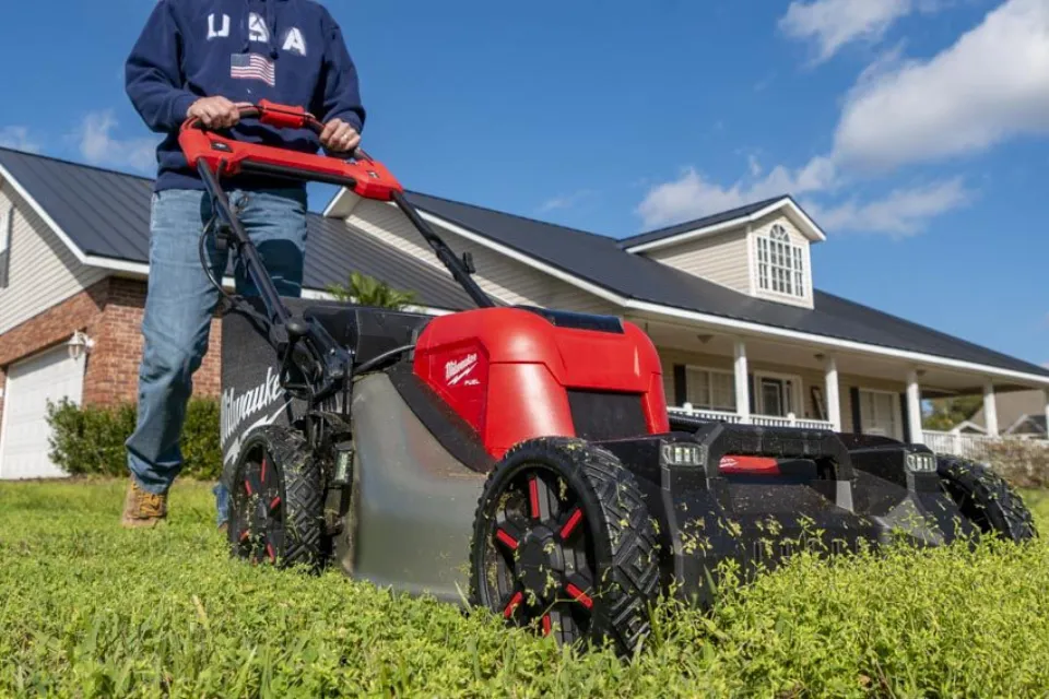 Milwaukee M18 Cordless Mower Review 2023 - Is It Worth It?