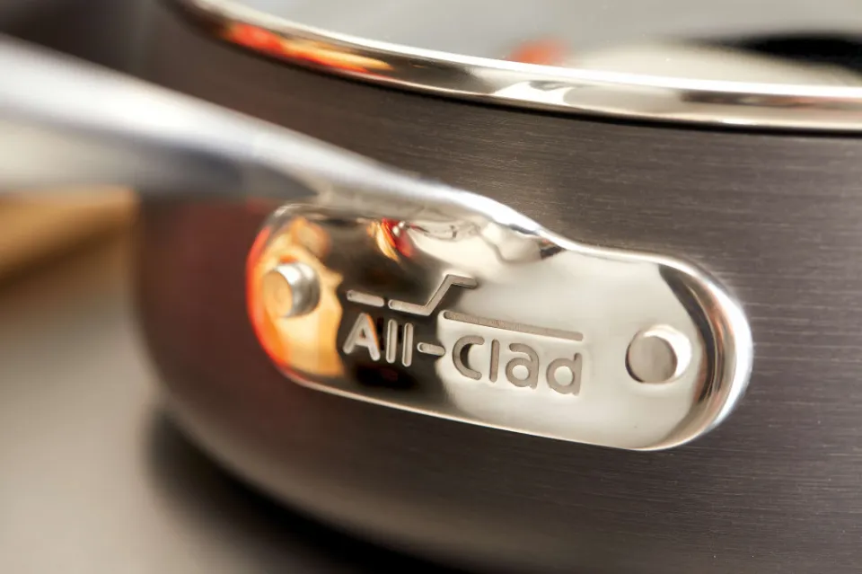 All-Clad Vs. Calphalon - Which Brand Is Better For Your Kitchen?