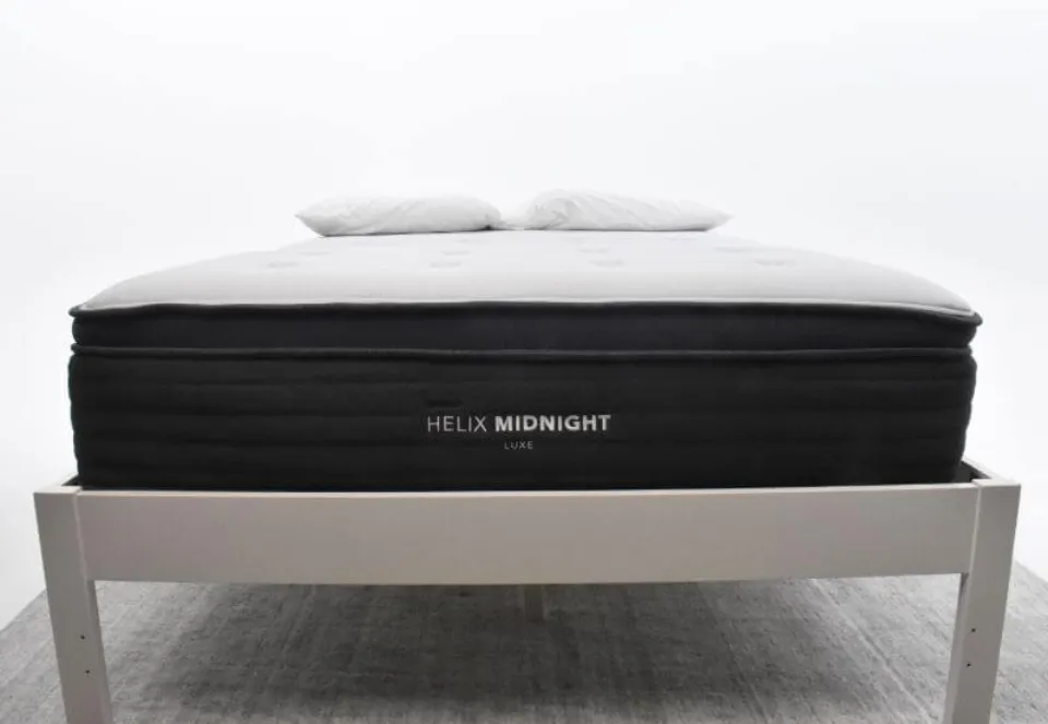 Helix Midnight Luxe Mattress Review 2023 - Is It Good for Back Pain