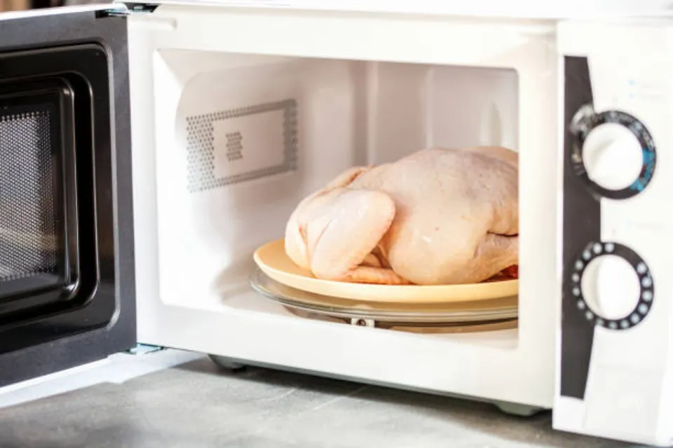 How Long to Defrost in a Microwave - What Temperature Should I Use?