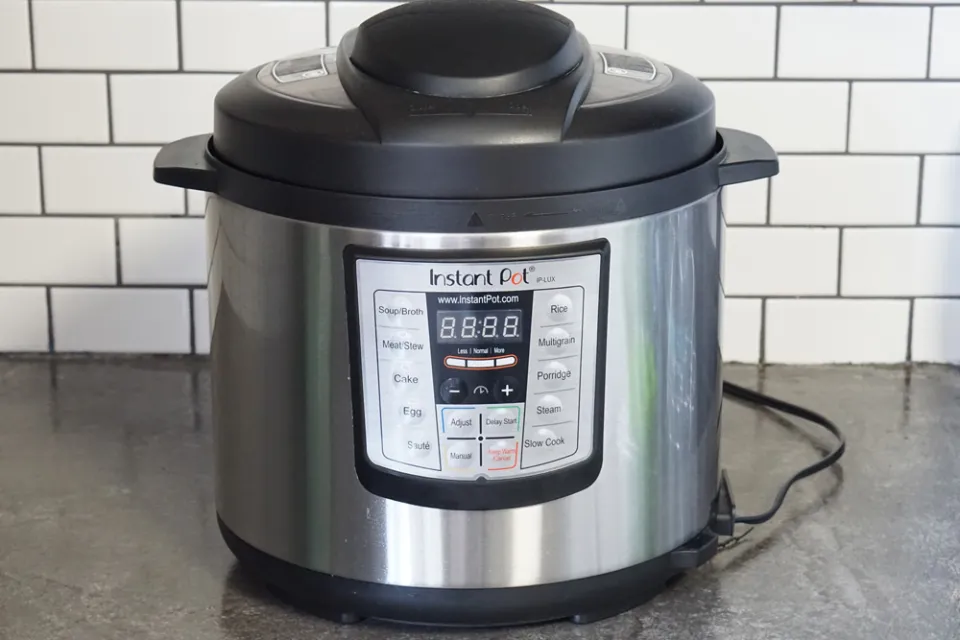 Instant Pot vs. Rice Cooker - Which is Better to Use?