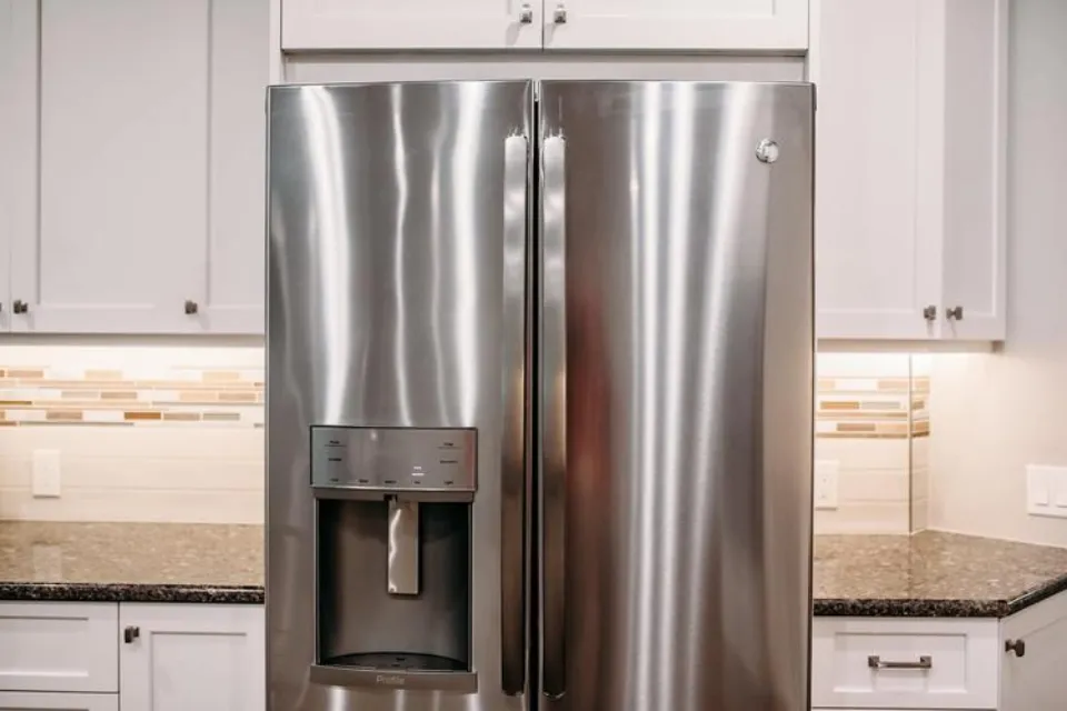 Counter Depth vs. Standard Depth Refrigerators - How to Choose